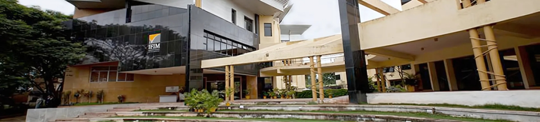 IFIM College banner
