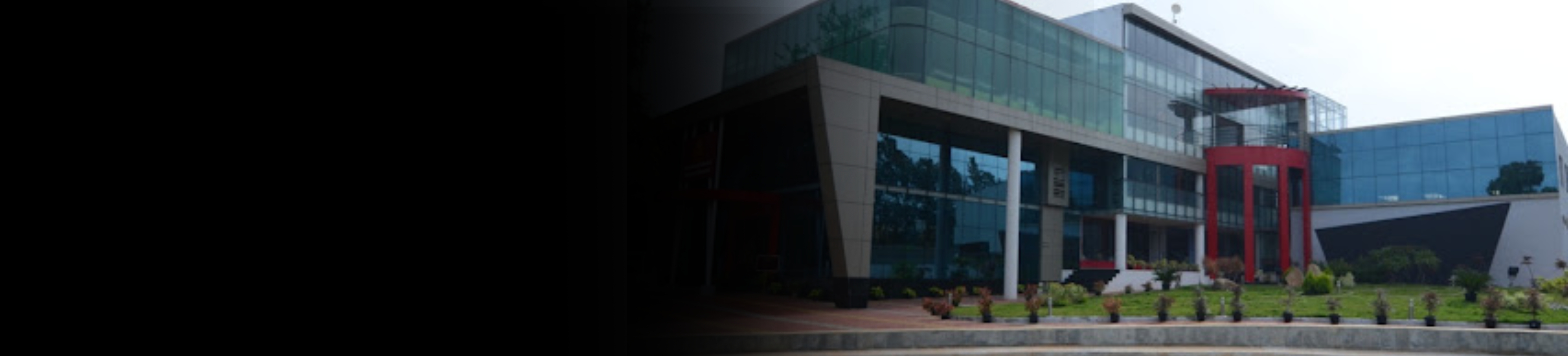 IZEE Business School banner