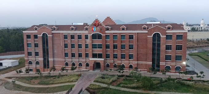 Amity University School of Management gallery image 3