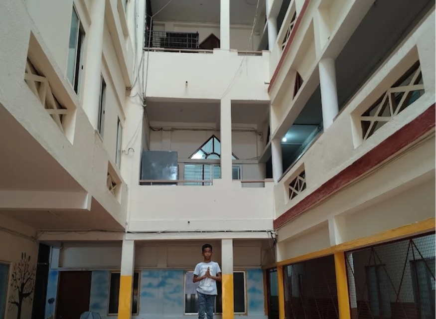 Miranda Composite PU College gallery image 3