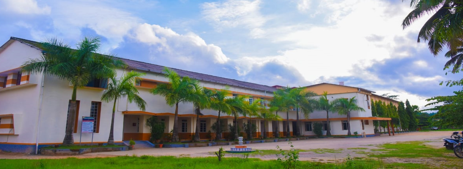 Sri Jagadguru Chandrashekhara Bharathi Memorial College gallery image 1