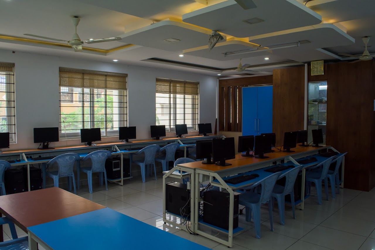 Sri Kumaran Composite PU College gallery image 2